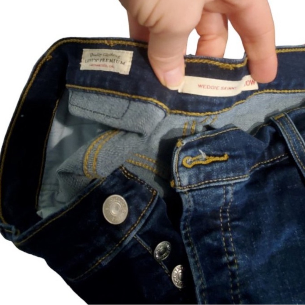 Levi's Wedgie Skinny Dark Blue Jeans PREMIUM Button fly - Picture 3 of 4
